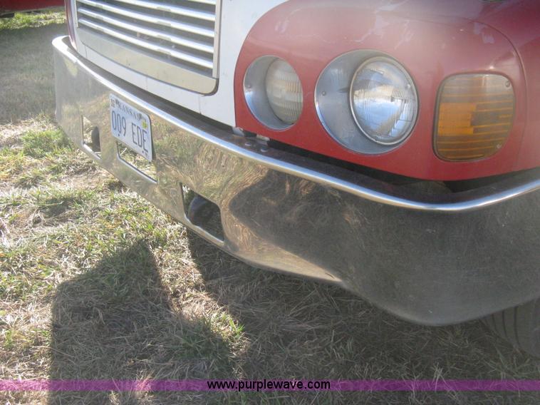 image for item B8490 2000 Freightliner Century Class tandem axle semi truck