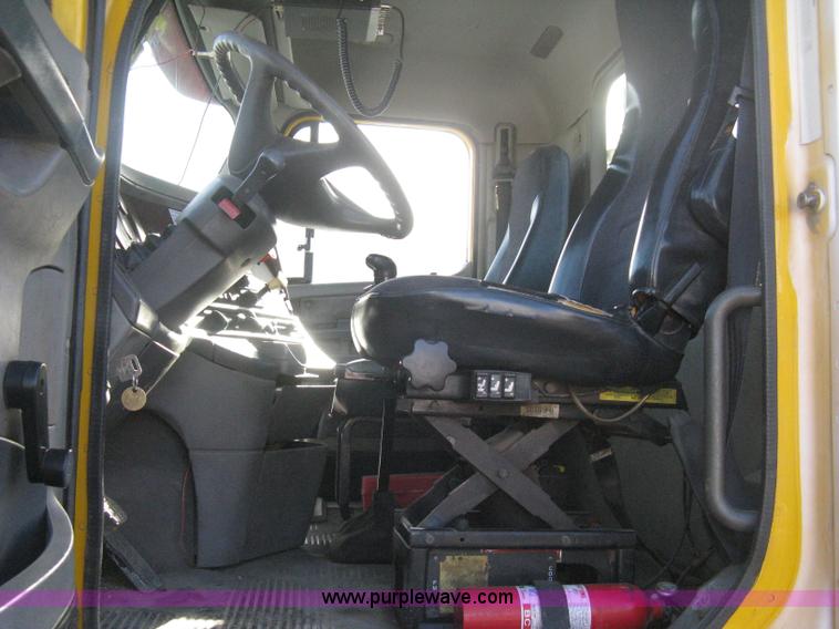 image for item B8490 2000 Freightliner Century Class tandem axle semi truck