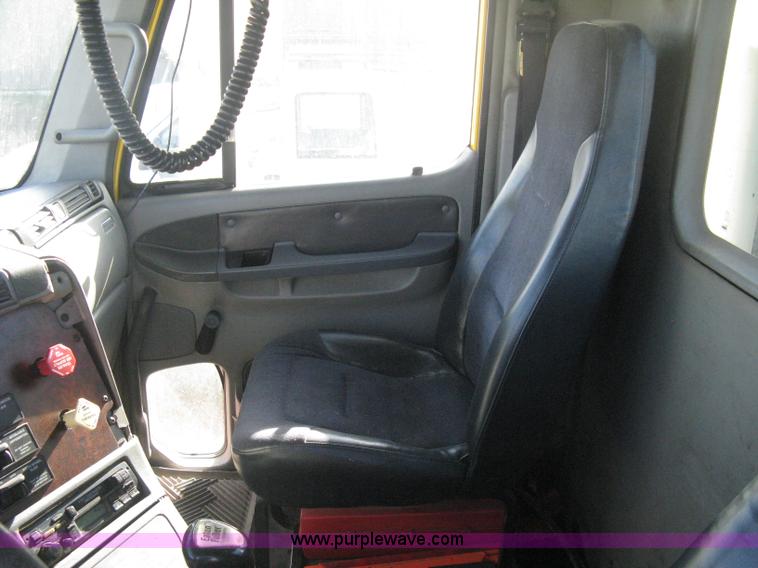 image for item B8490 2000 Freightliner Century Class tandem axle semi truck