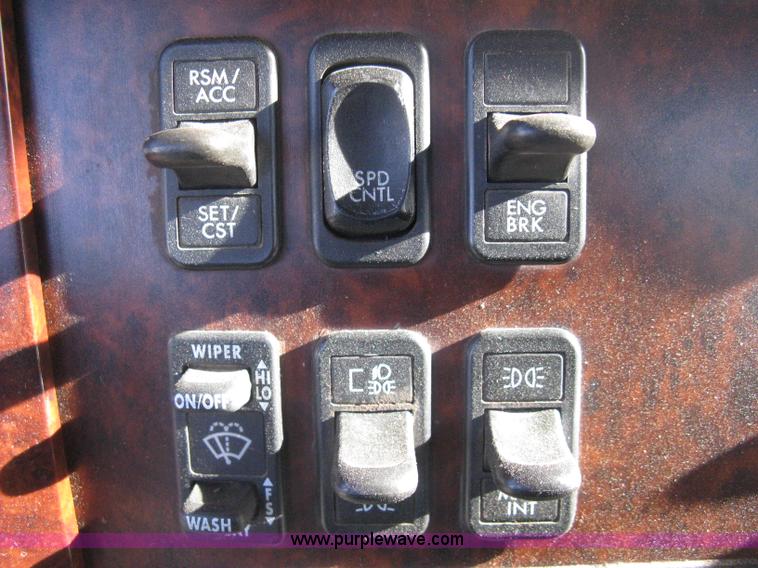 image for item B8490 2000 Freightliner Century Class tandem axle semi truck