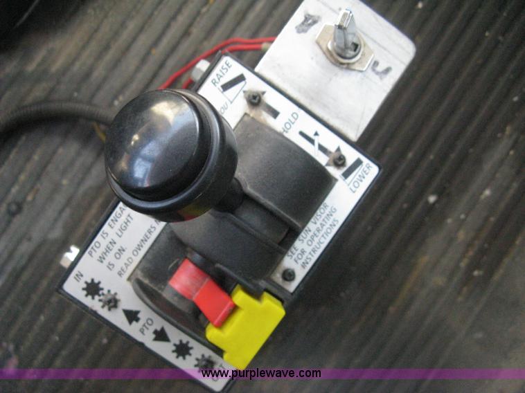 image for item B8490 2000 Freightliner Century Class tandem axle semi truck