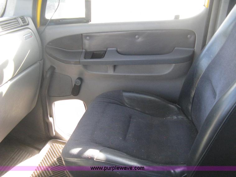 image for item B8490 2000 Freightliner Century Class tandem axle semi truck