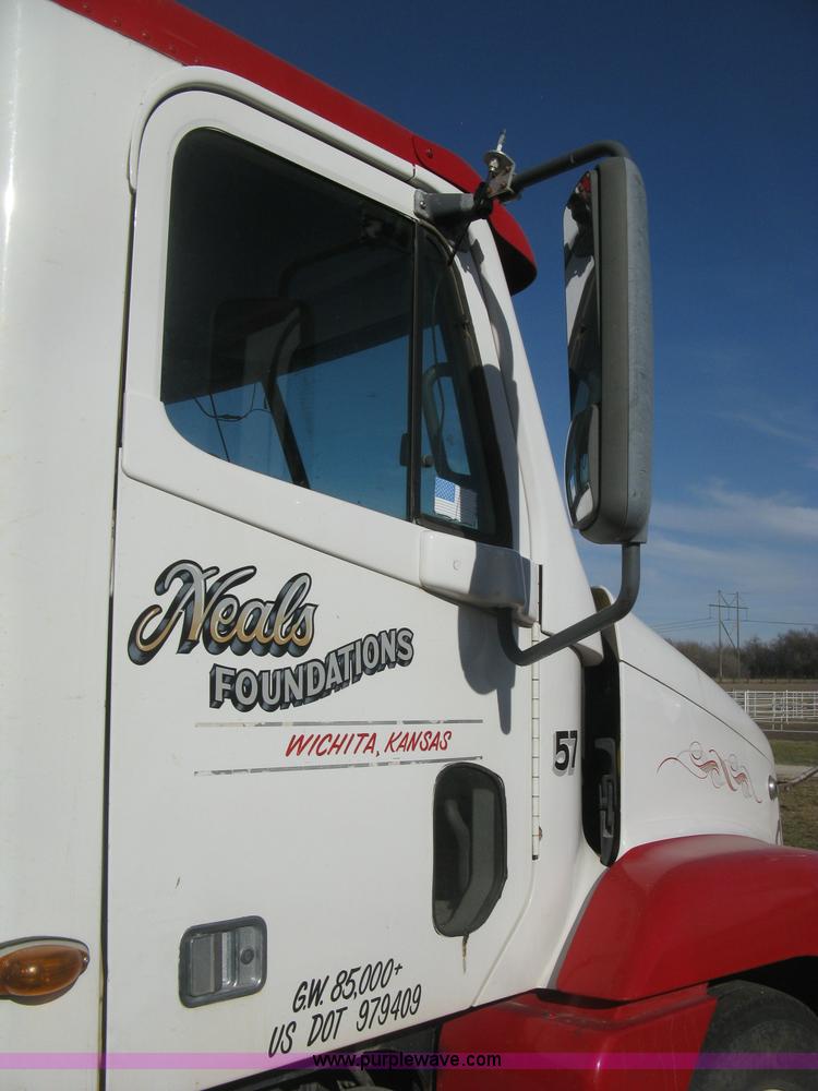 image for item B8490 2000 Freightliner Century Class tandem axle semi truck