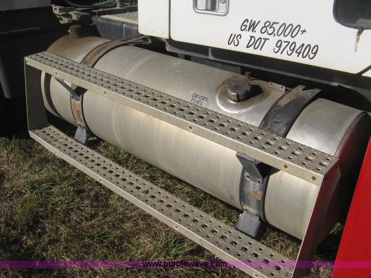 image for item B8490 2000 Freightliner Century Class tandem axle semi truck