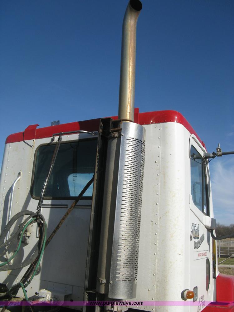 image for item B8490 2000 Freightliner Century Class tandem axle semi truck