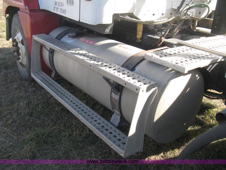 image for item B8490 2000 Freightliner Century Class tandem axle semi truck