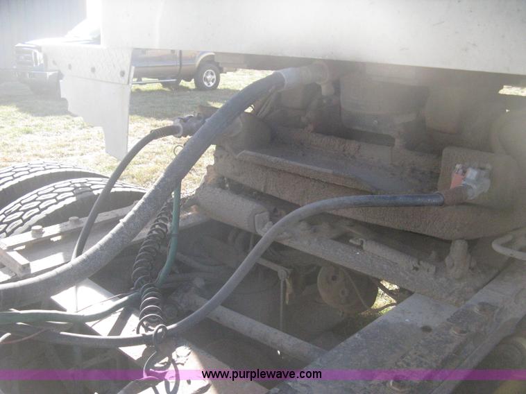 image for item B8490 2000 Freightliner Century Class tandem axle semi truck