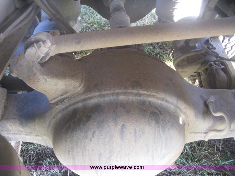 image for item B8490 2000 Freightliner Century Class tandem axle semi truck