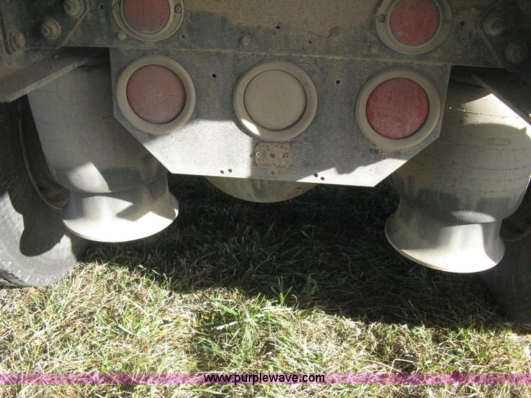 image for item B8490 2000 Freightliner Century Class tandem axle semi truck