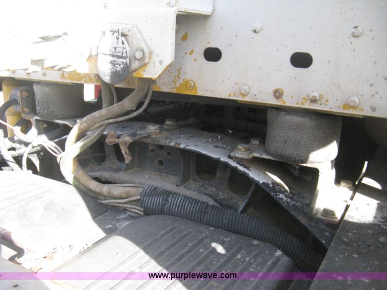 image for item B8490 2000 Freightliner Century Class tandem axle semi truck