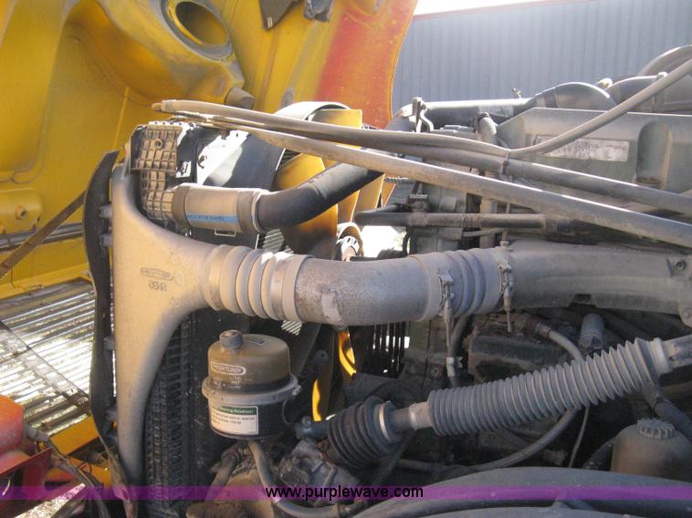 image for item B8490 2000 Freightliner Century Class tandem axle semi truck