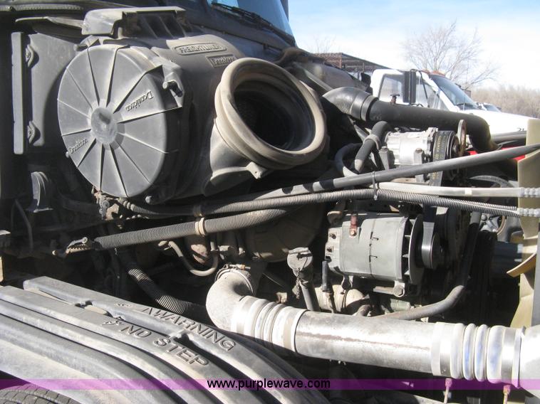 image for item B8490 2000 Freightliner Century Class tandem axle semi truck