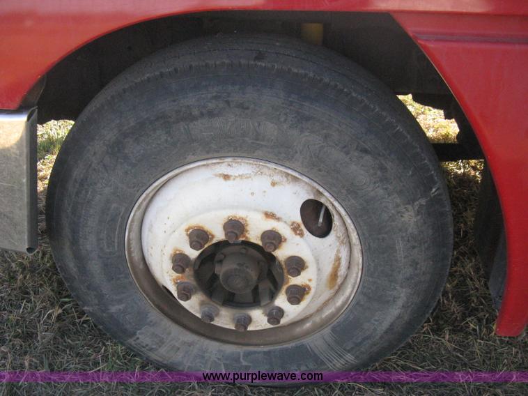 image for item B8490 2000 Freightliner Century Class tandem axle semi truck