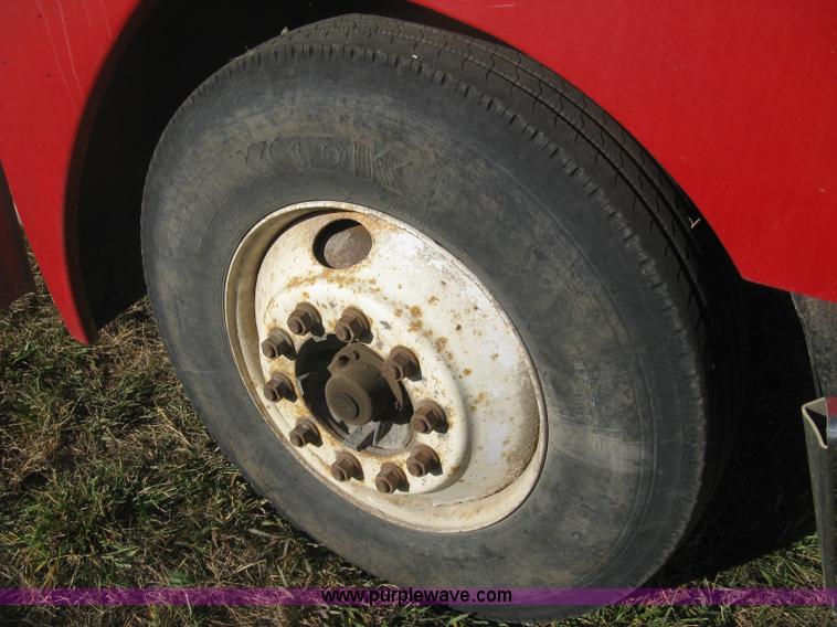 image for item B8490 2000 Freightliner Century Class tandem axle semi truck