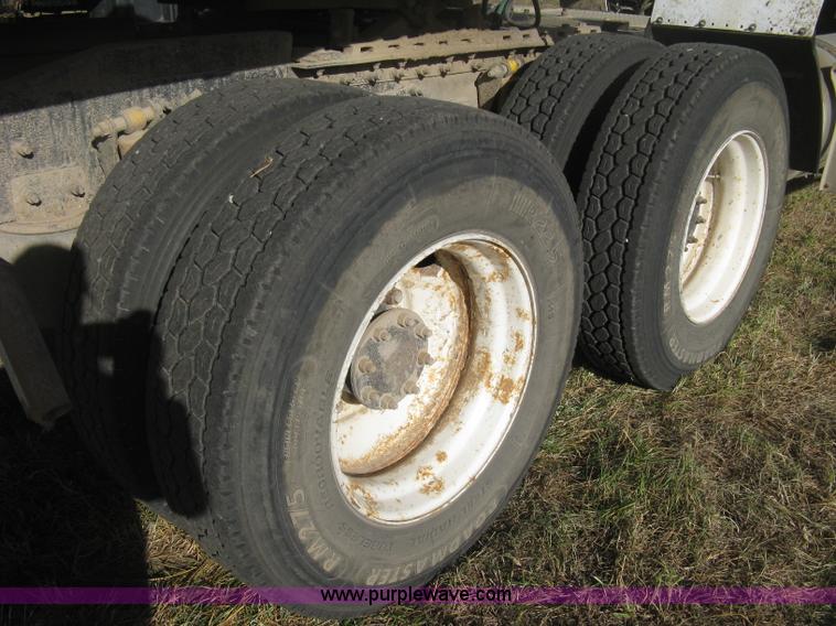 image for item B8490 2000 Freightliner Century Class tandem axle semi truck