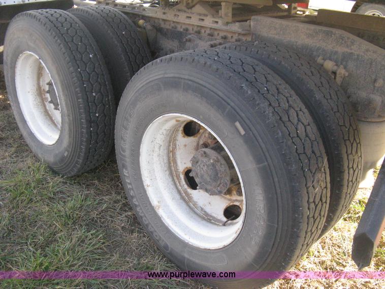 image for item B8490 2000 Freightliner Century Class tandem axle semi truck