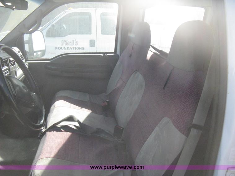 image for item B8493 2002 Ford F350  XL Super Duty Crew Cab utility truck