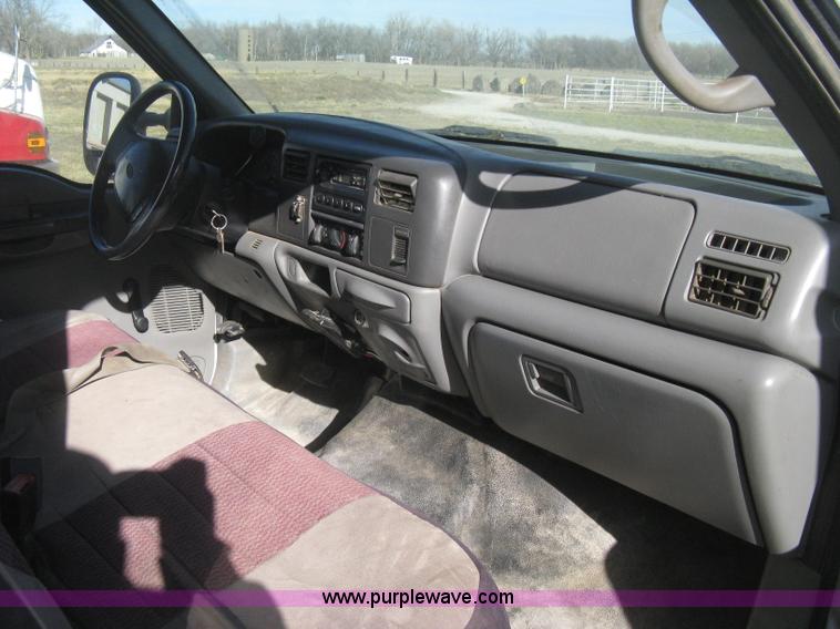 image for item B8493 2002 Ford F350  XL Super Duty Crew Cab utility truck