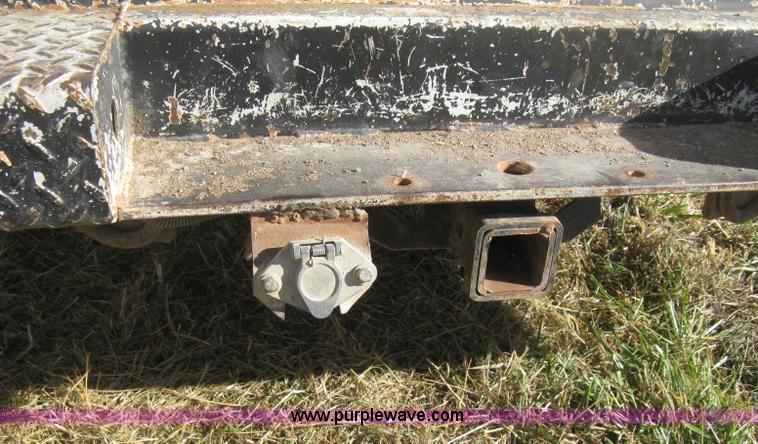 image for item B8493 2002 Ford F350  XL Super Duty Crew Cab utility truck