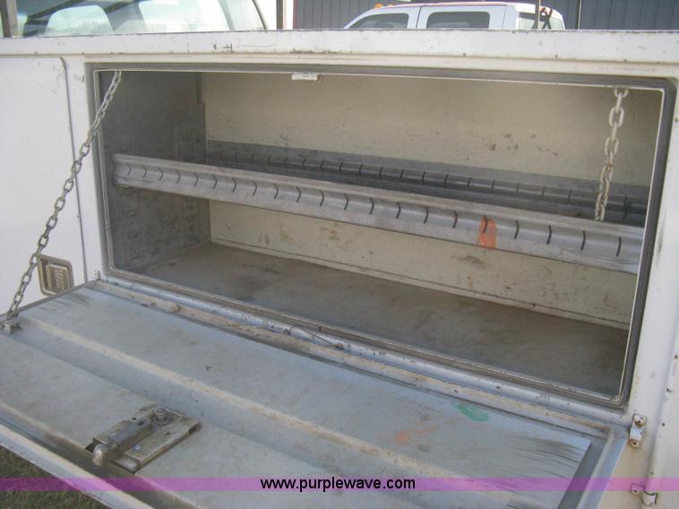 image for item B8493 2002 Ford F350  XL Super Duty Crew Cab utility truck