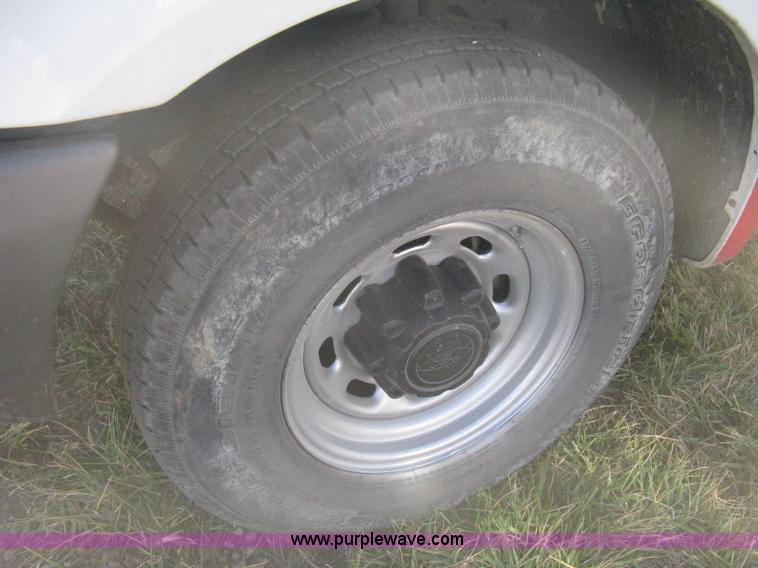 image for item B8493 2002 Ford F350  XL Super Duty Crew Cab utility truck