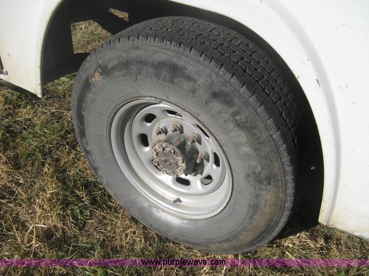 image for item B8493 2002 Ford F350  XL Super Duty Crew Cab utility truck