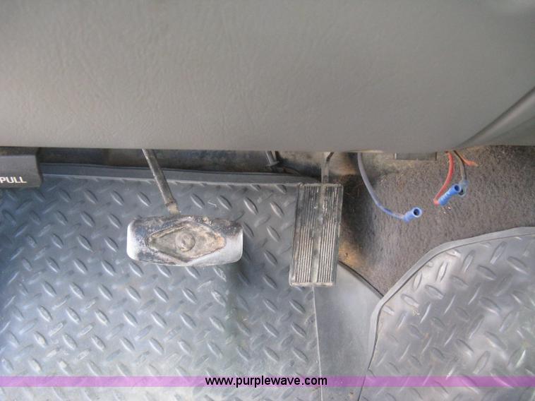 image for item B8496 1999 Ford F250 XLT Super Duty Crew Cab utility truck