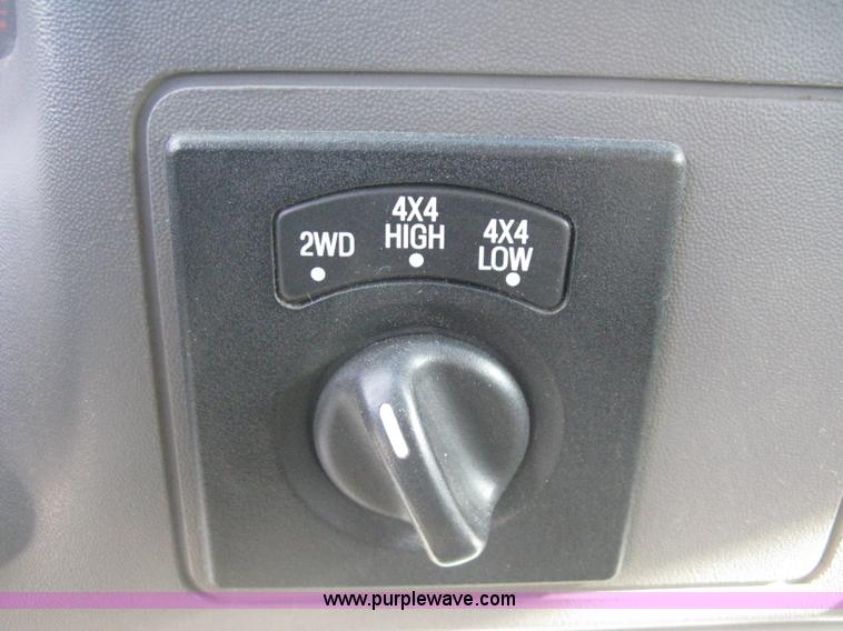 image for item B8496 1999 Ford F250 XLT Super Duty Crew Cab utility truck