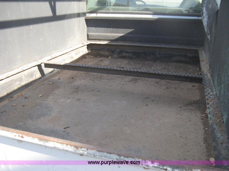 image for item B8496 1999 Ford F250 XLT Super Duty Crew Cab utility truck