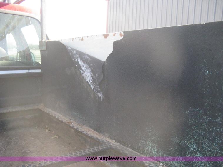 image for item B8496 1999 Ford F250 XLT Super Duty Crew Cab utility truck