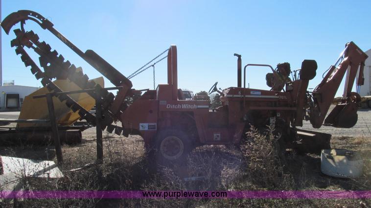 image for item E3671 1994 Ditch Witch 7610 trencher