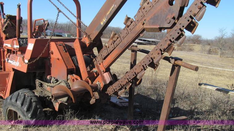 image for item E3671 1994 Ditch Witch 7610 trencher