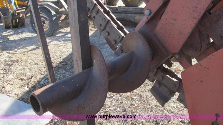 image for item E3671 1994 Ditch Witch 7610 trencher