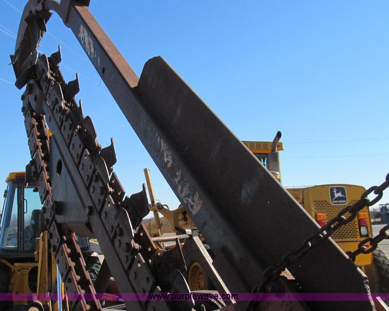 image for item E3671 1994 Ditch Witch 7610 trencher