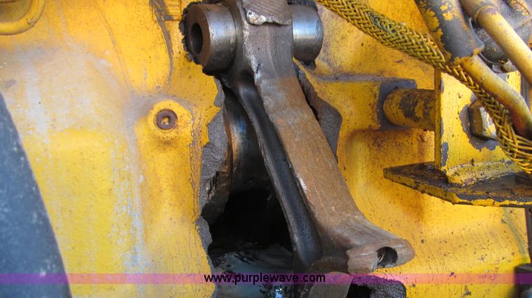 image for item E3672 1992 John Deere 670B motor grader