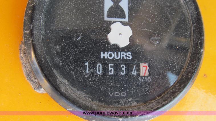 image for item E3672 1992 John Deere 670B motor grader