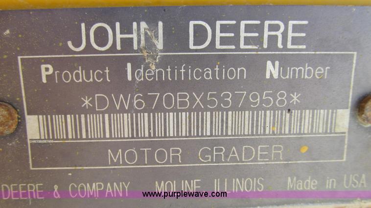 image for item E3672 1992 John Deere 670B motor grader