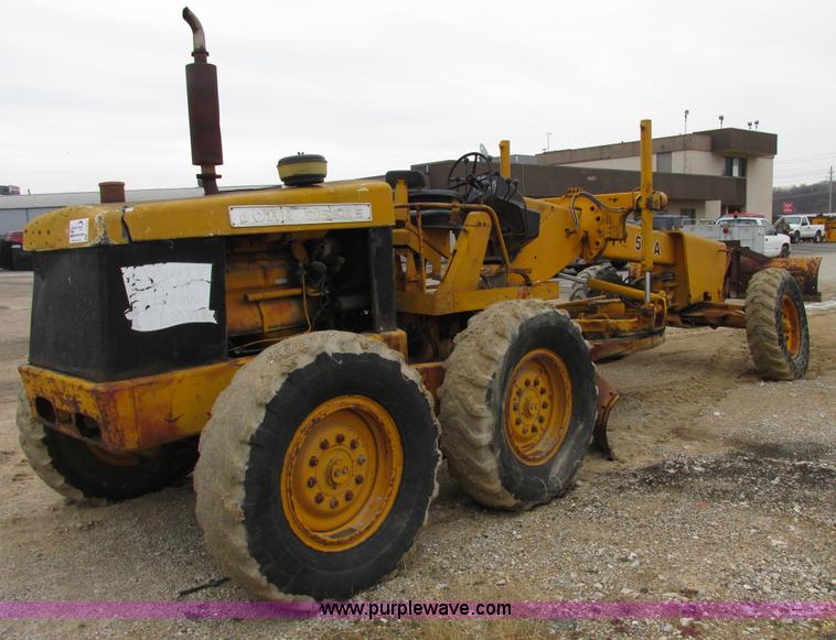image for item E7036 John Deere 570A articulated motor grader