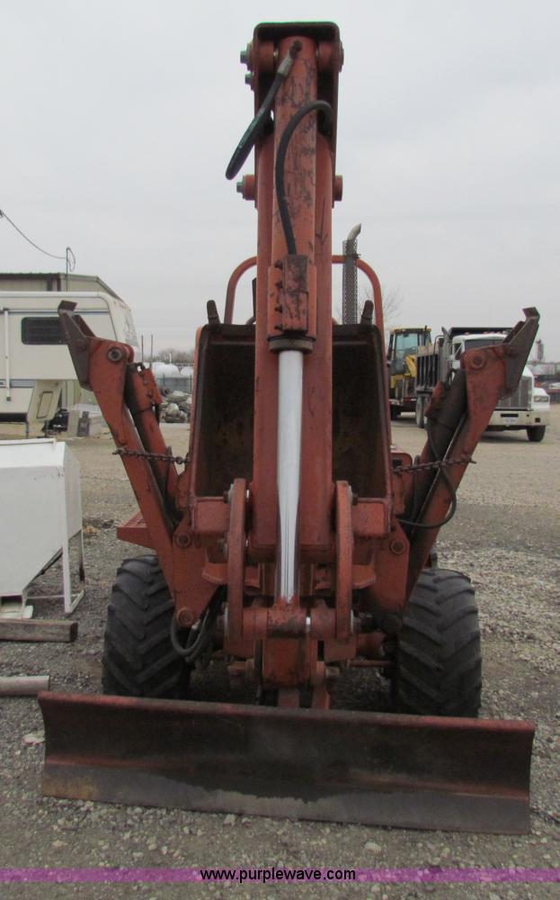 image for item E8293 1999 Ditch Witch 4010 trencher