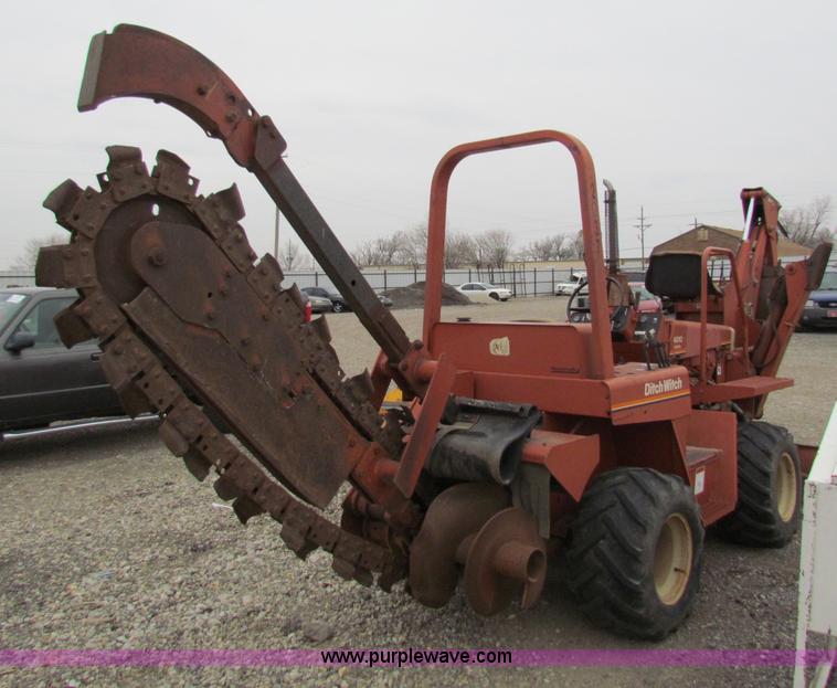 image for item E8293 1999 Ditch Witch 4010 trencher