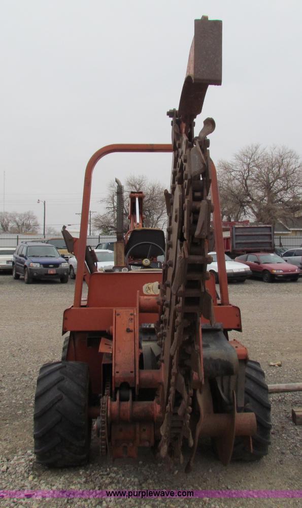 image for item E8293 1999 Ditch Witch 4010 trencher