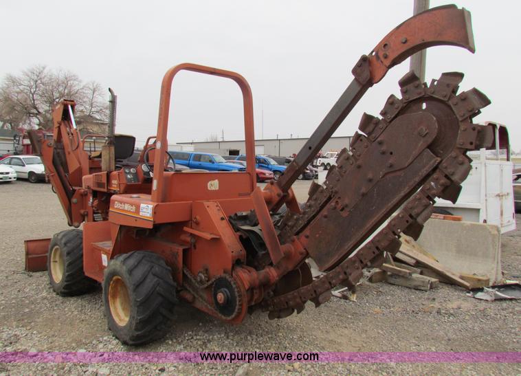 image for item E8293 1999 Ditch Witch 4010 trencher
