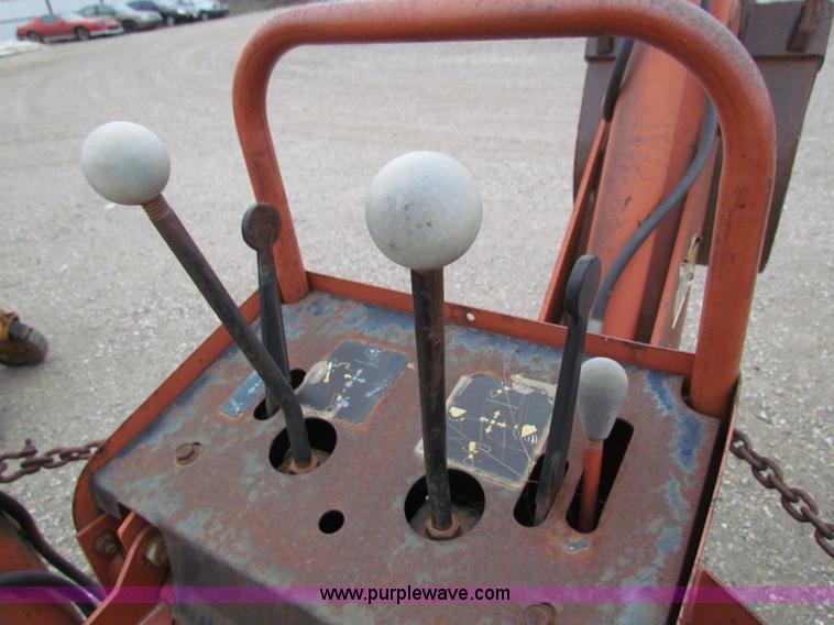 image for item E8293 1999 Ditch Witch 4010 trencher