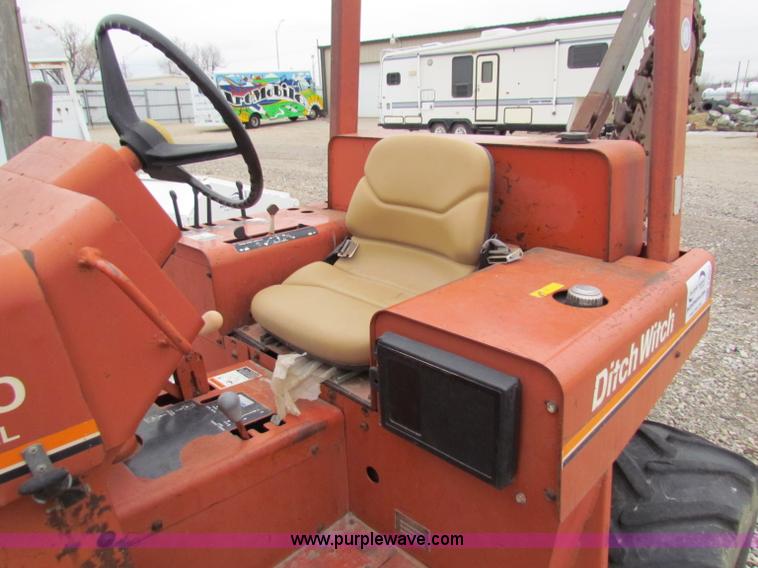 image for item E8293 1999 Ditch Witch 4010 trencher
