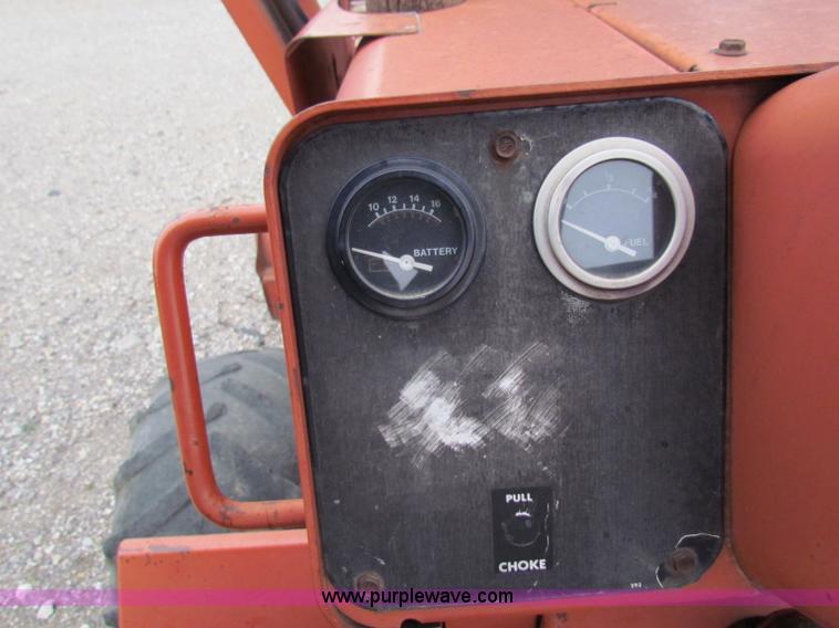 image for item E8293 1999 Ditch Witch 4010 trencher