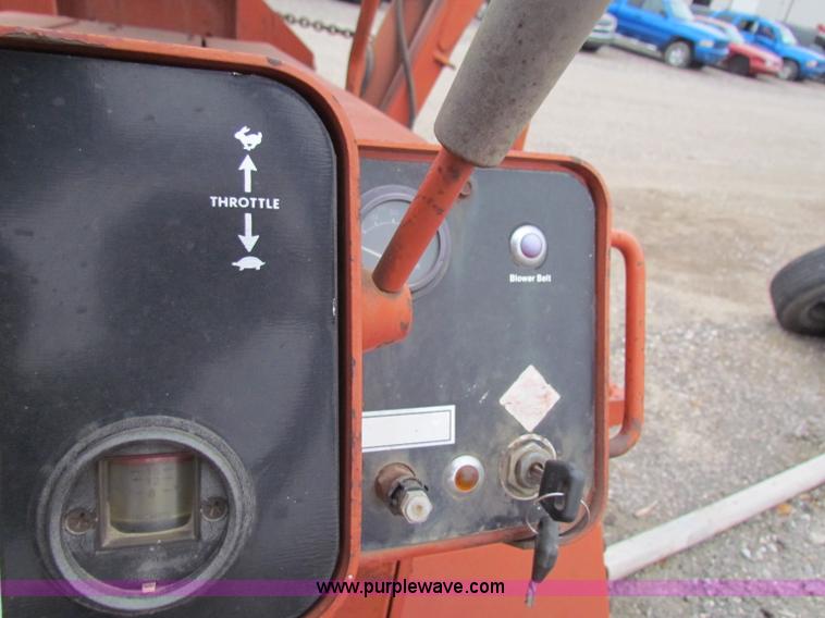 image for item E8293 1999 Ditch Witch 4010 trencher