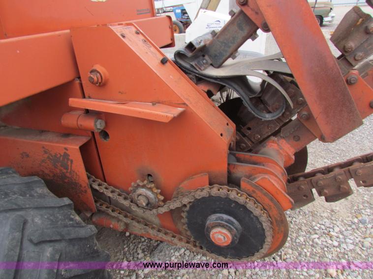 image for item E8293 1999 Ditch Witch 4010 trencher