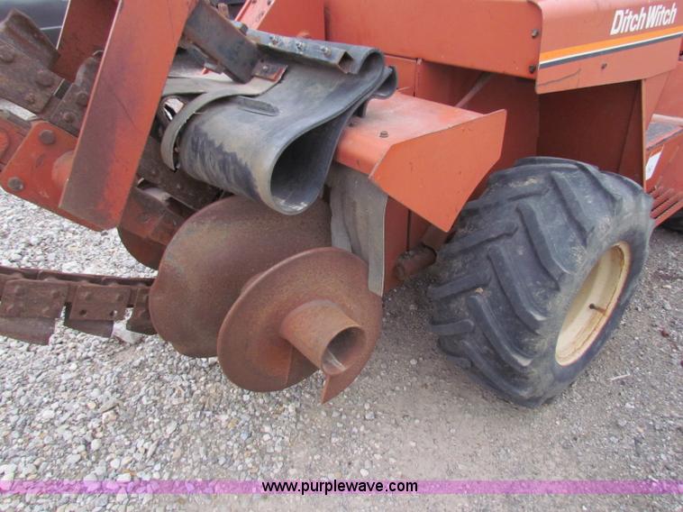 image for item E8293 1999 Ditch Witch 4010 trencher