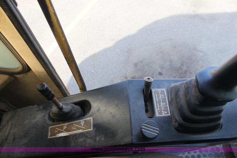 image for item E8349 1998 Caterpillar M318 mobile excavator