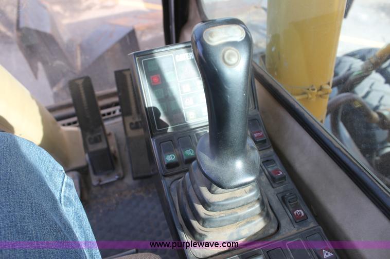 image for item E8349 1998 Caterpillar M318 mobile excavator